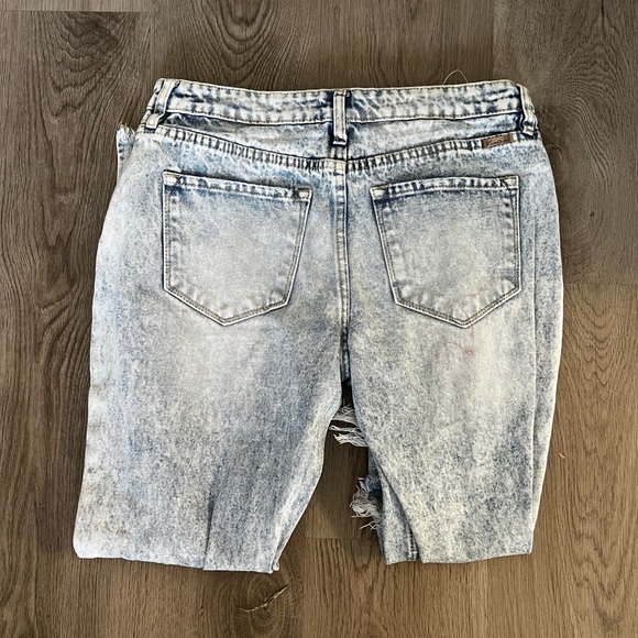 Distressed Kancan Jean. Never been worn. Size 7. - Picture 4 of 4